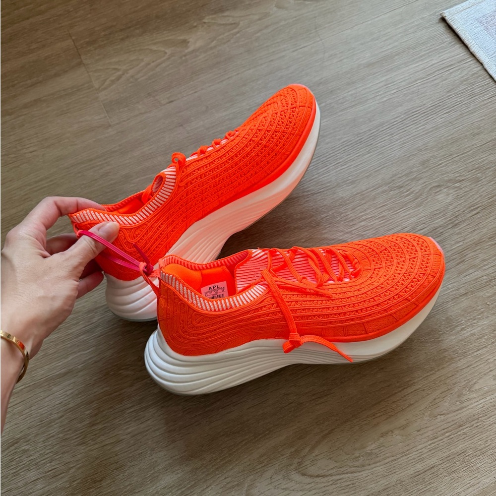 Brand new APL techloom zipline sneakers 9.5